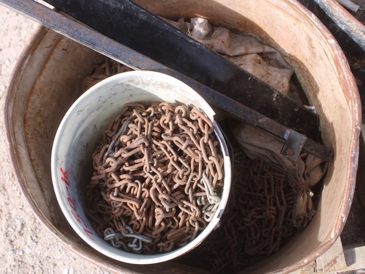 #3003-•-pallet-of-assorted-steel-tubs-and-chains-image-5