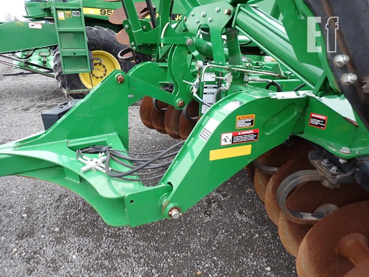 2015-john-deere-2625-image-15