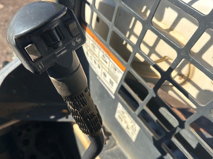 2019-bobcat-t595-image-16