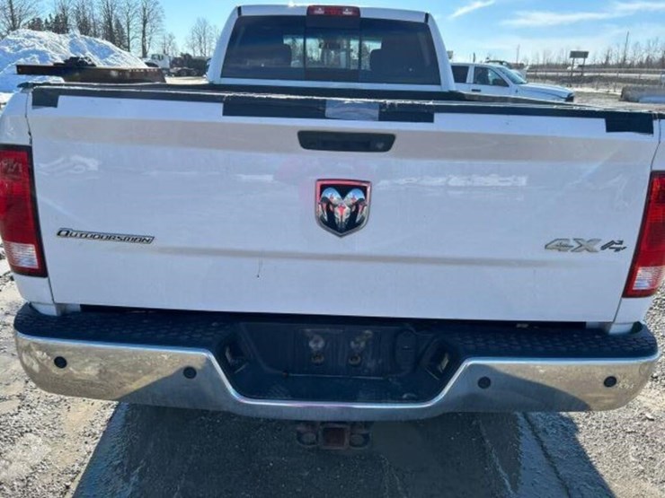 2018-dodge-2500-image-40