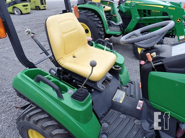 2017-john-deere-1023e-image-5