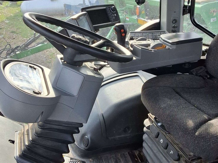 2017-versatile-260-image-37