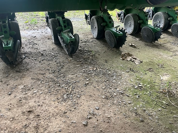 john-deere-1725-image-12