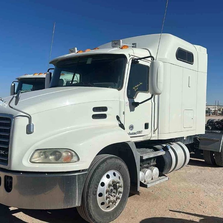 2018 MACK CXU (PINNACLE)
