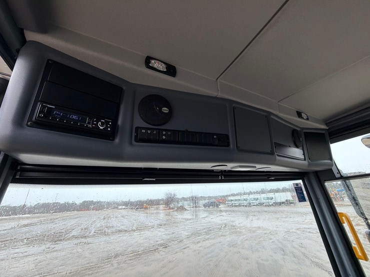 2025-dennis-eagle-proview-image-28