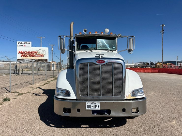 2012-peterbilt-386-image-2