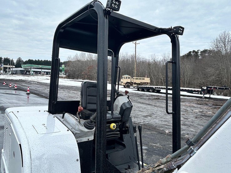 2000-bobcat-334c-image-11