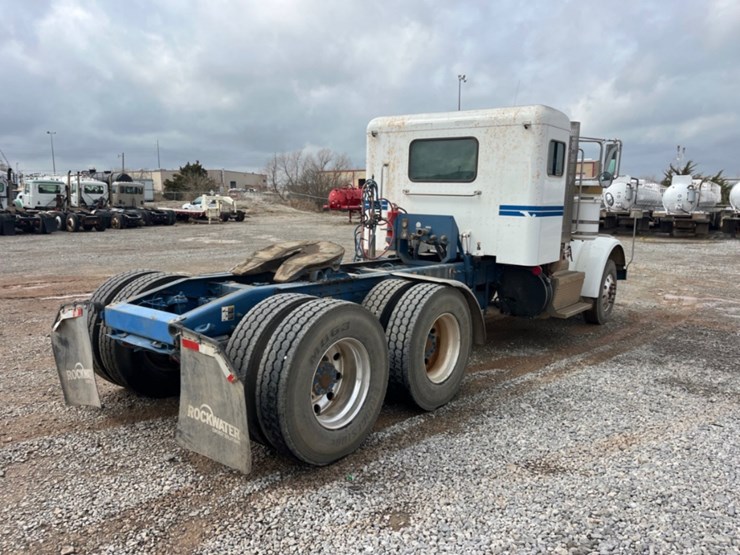 2013-peterbilt-367-image-5