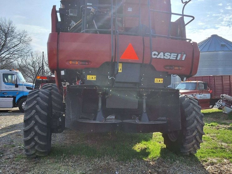 2014-case-ih-5130-image-37