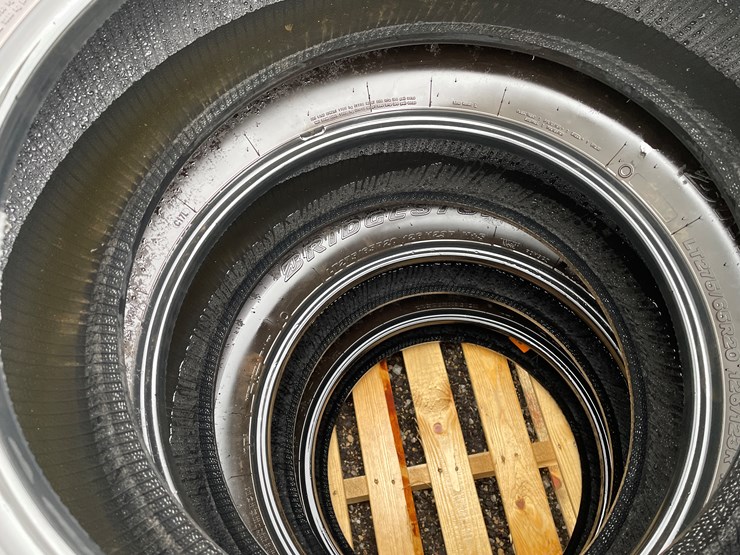 #3102-•-(4)-bridgestone-dueler-truck-tires-image-10