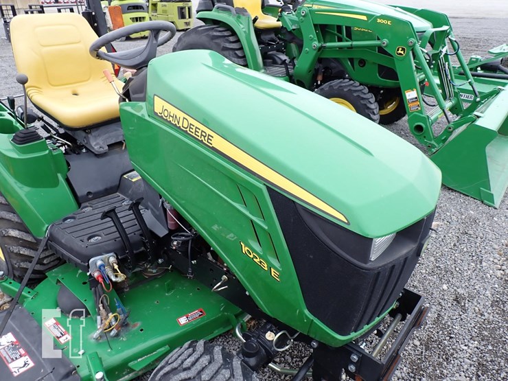 2017-john-deere-1023e-image-3