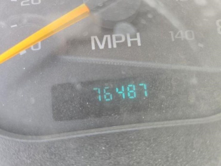 2009-gmc-t7500-image-27