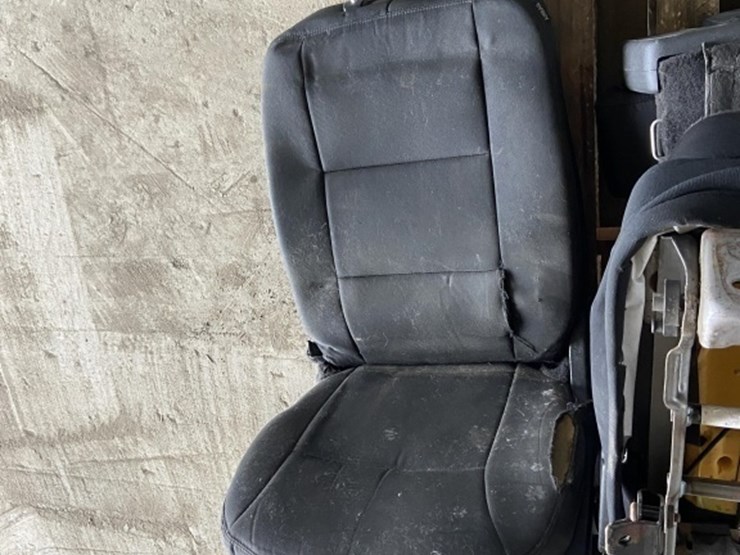 2015-ford-explorer-image-14