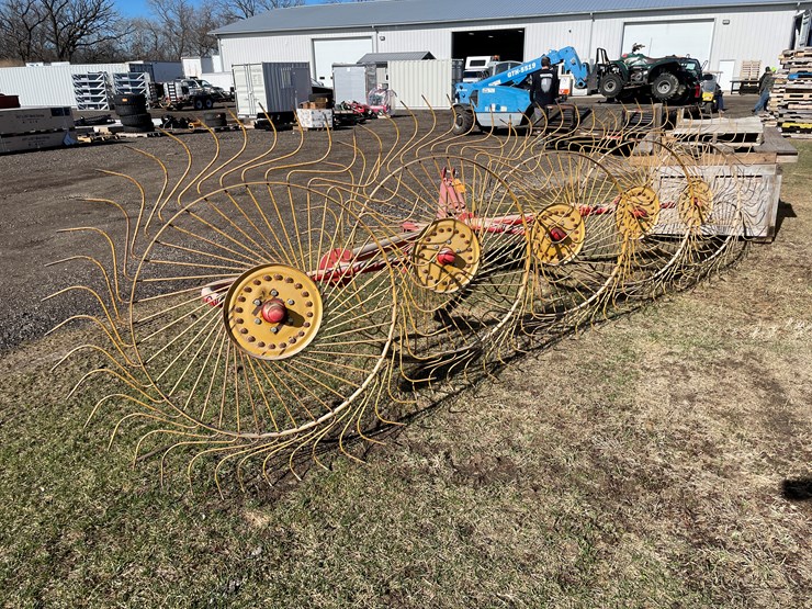 #3109-•-tonutti-hay-rake-image-5