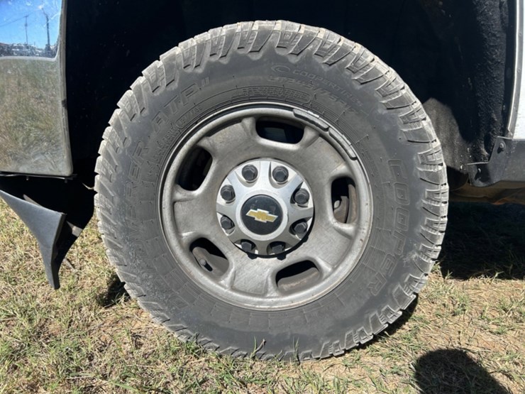 2017-chevrolet-silverado-2500hd-image-12