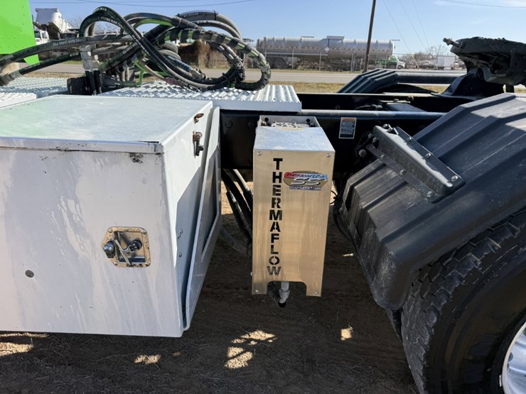 2021-peterbilt-367-image-20