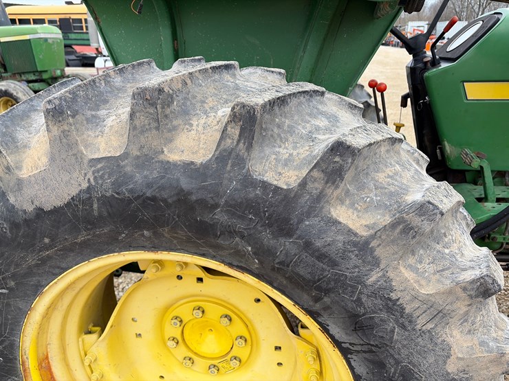 1983-john-deere-2750-image-9