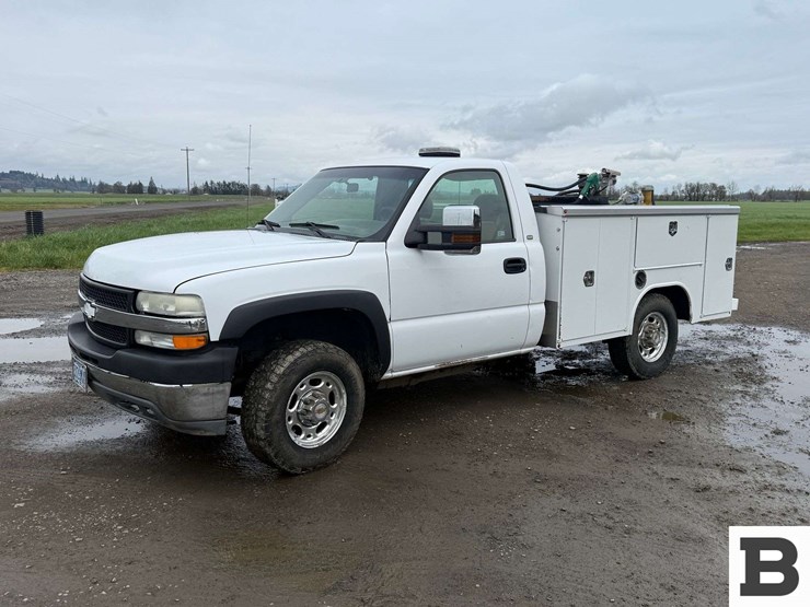 2002-chevrolet-silverado-2500-image-1