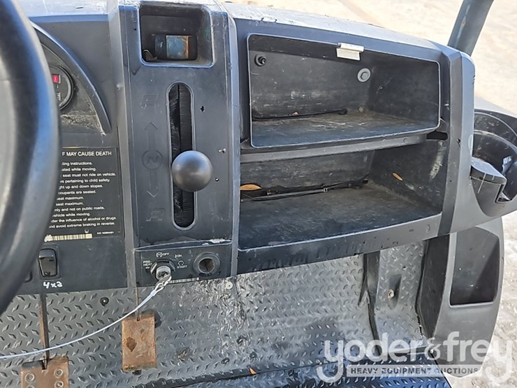 2019-club-car-carryall-1700d-image-24