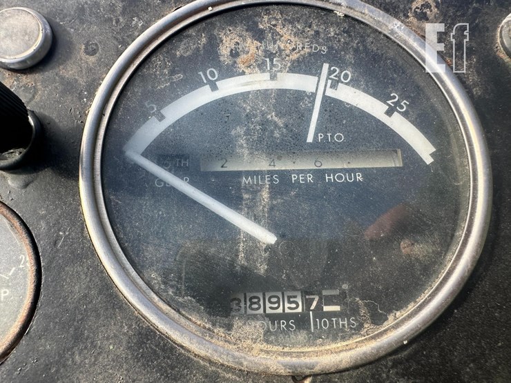 john-deere-4010-image-15