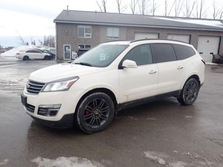 2015-chevrolet-traverse-image-1