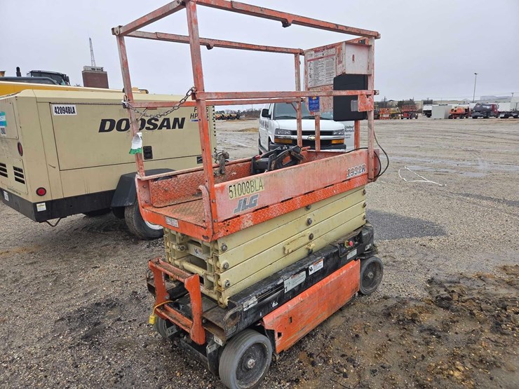 2017-jlg-1932r-image-3