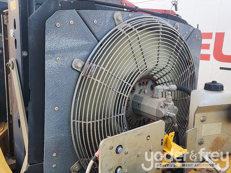 2011-caterpillar-cp74-image-21