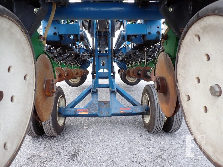 kinze-3800-image-12