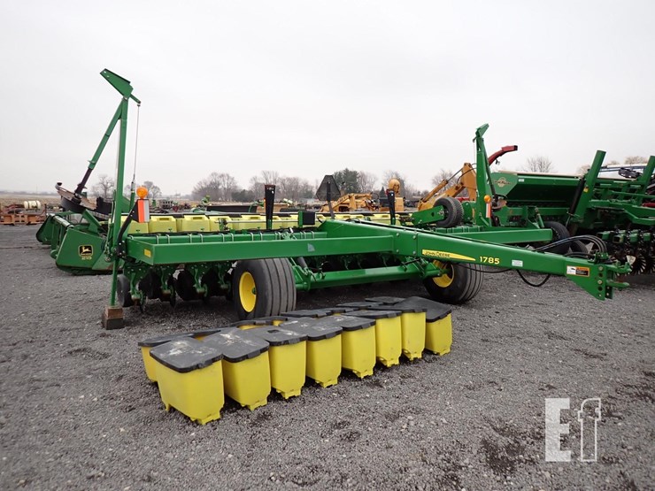 2017-john-deere-1785-image-2