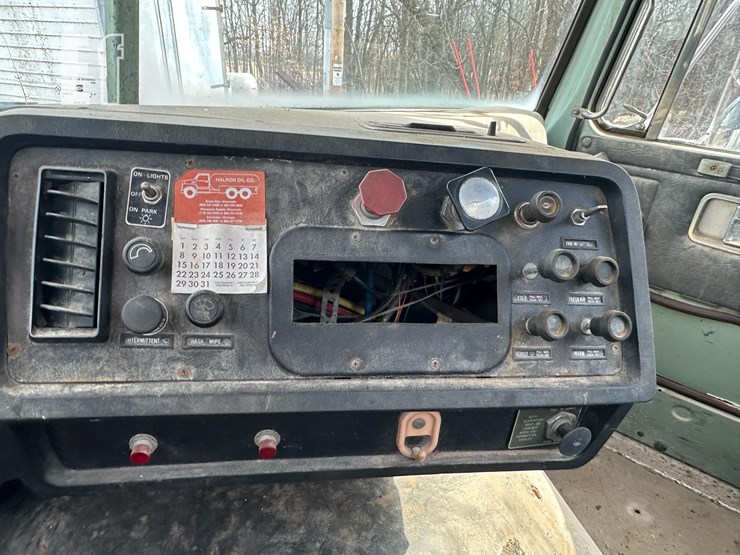 1900-white/gmc-fuel-truck-9618-image-20