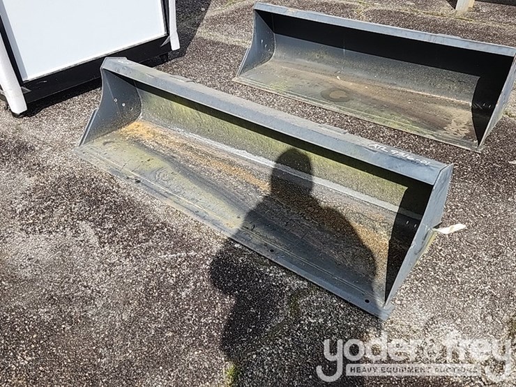 unused-68"-smooth-edge-bucket-c/w-pins-to-suit-tractor-image-1