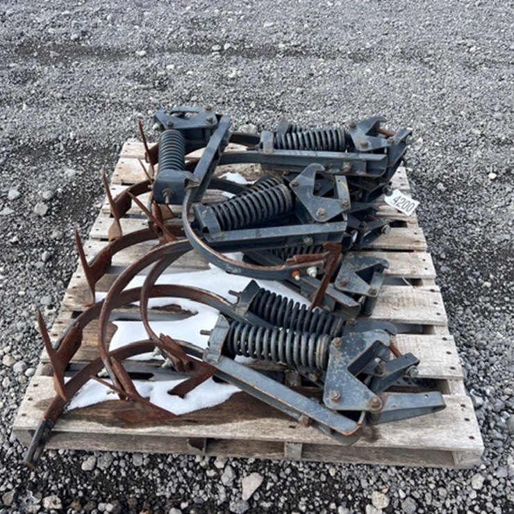 (8) DMI Field Cultivator Shanks, good bushings