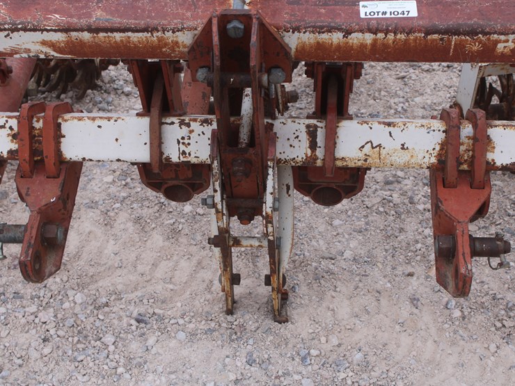 #1047-•-lilliston-8-row-field-cultivator-image-7