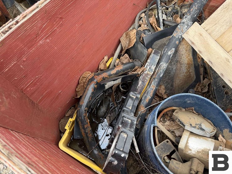 new-holland-tn75vas-tractor---parts-image-11