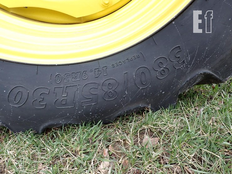 john-deere-8100-image-4