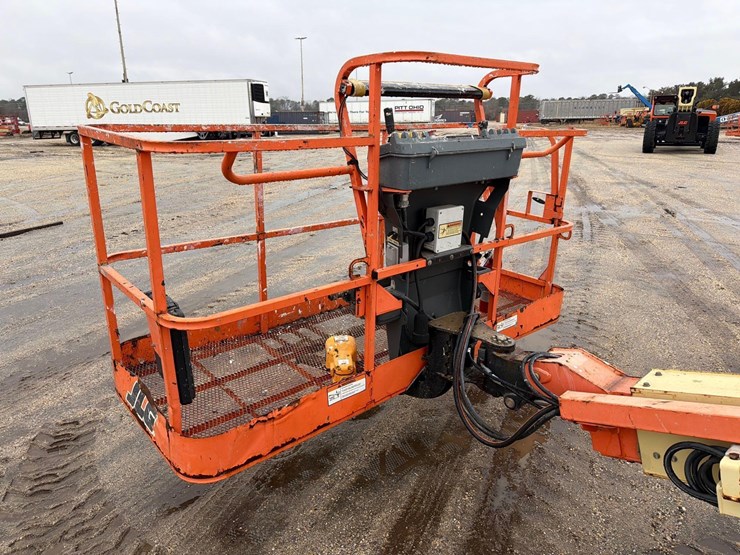 jlg-400s-image-10