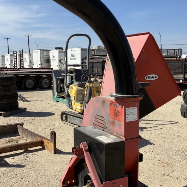 3 POINT BEAR CAT 71854 WOOD CHIPPER