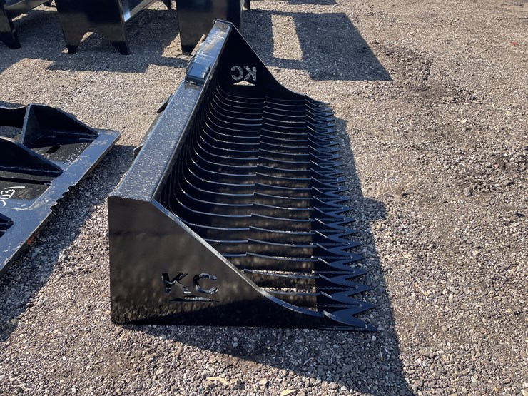 #3032-•-72"-skid-steer-fine-skeleton-bucket-image-4