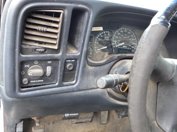 2001-gmc-2500-image-21