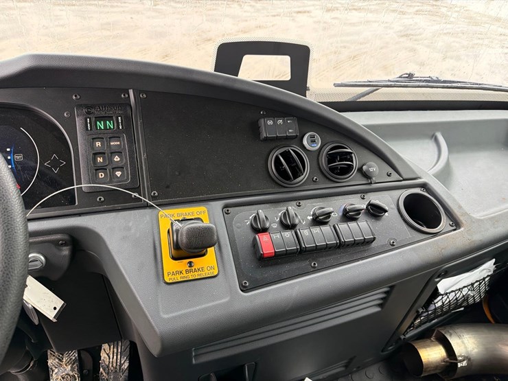 2025-dennis-eagle-proview-image-25