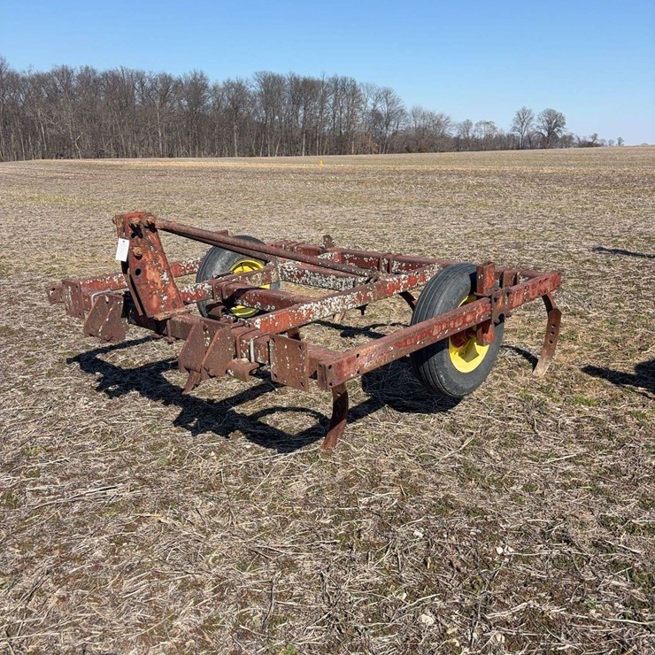 7 Shank Chisel Plow, 3pt