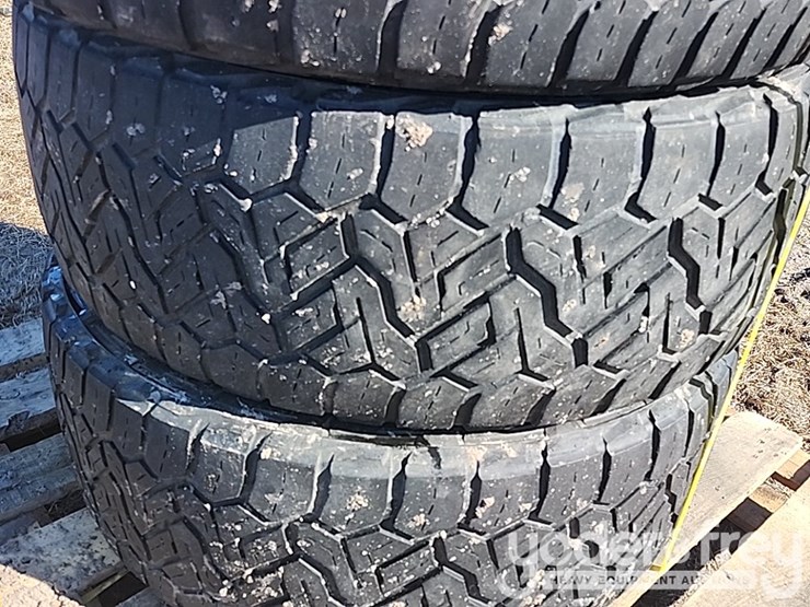 recon-grapple-a/t-tires,-295/60/r20-image-6