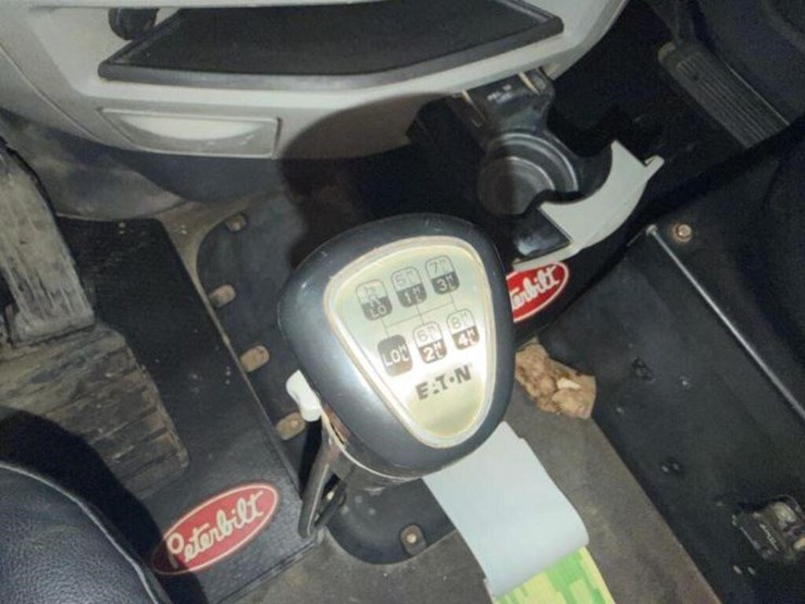 2017-peterbilt-567-image-20