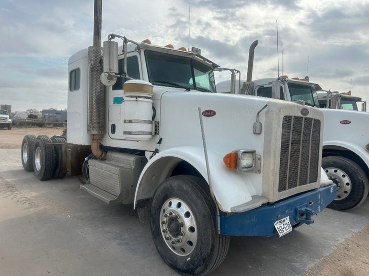 2011-peterbilt-367-image-3