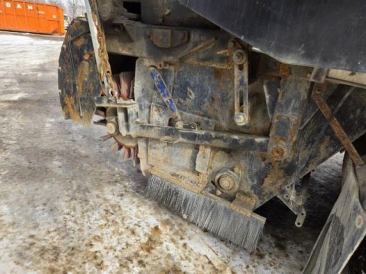 2009-gmc-t7500-image-19