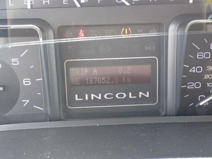 2009-lincoln-navigator-image-15