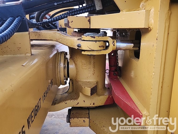 2011-caterpillar-cp74-image-16