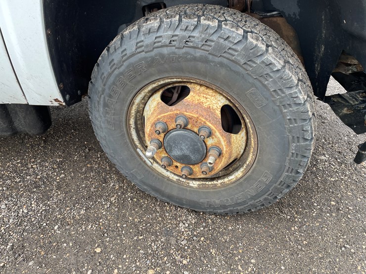 2012-chevrolet-3500-image-16