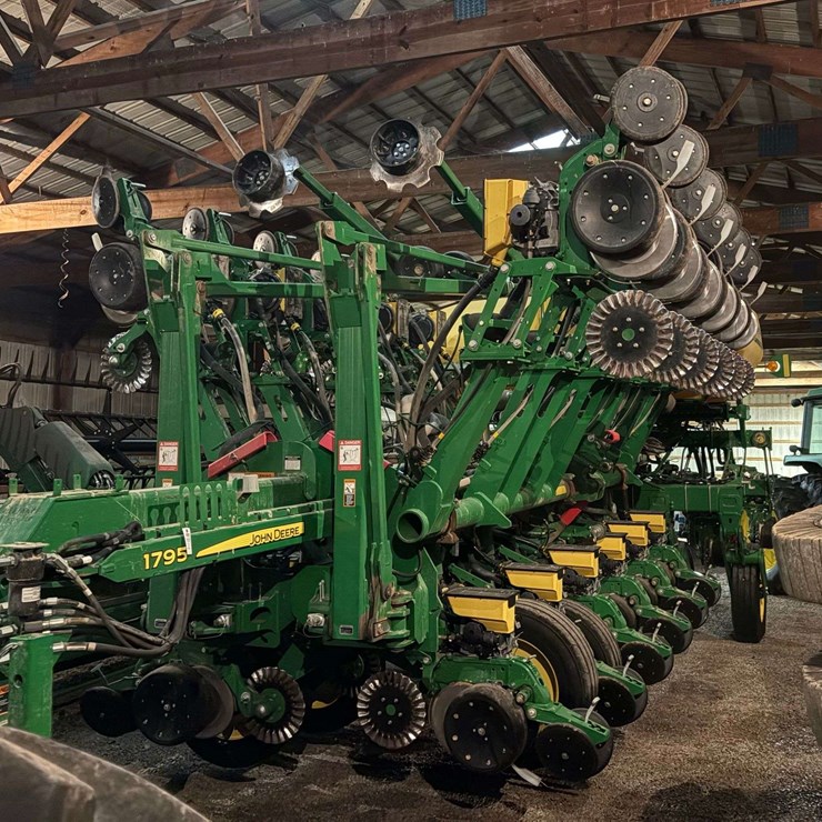 2021 JOHN DEERE 2630