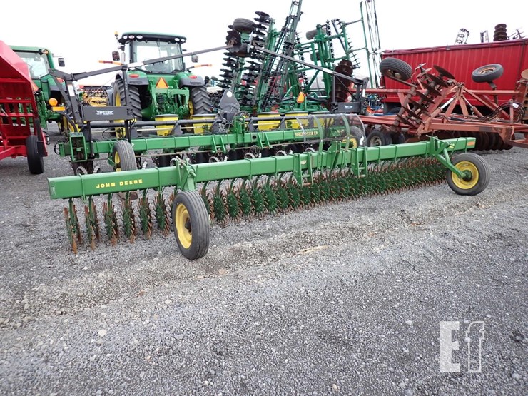 john-deere-400-image-1